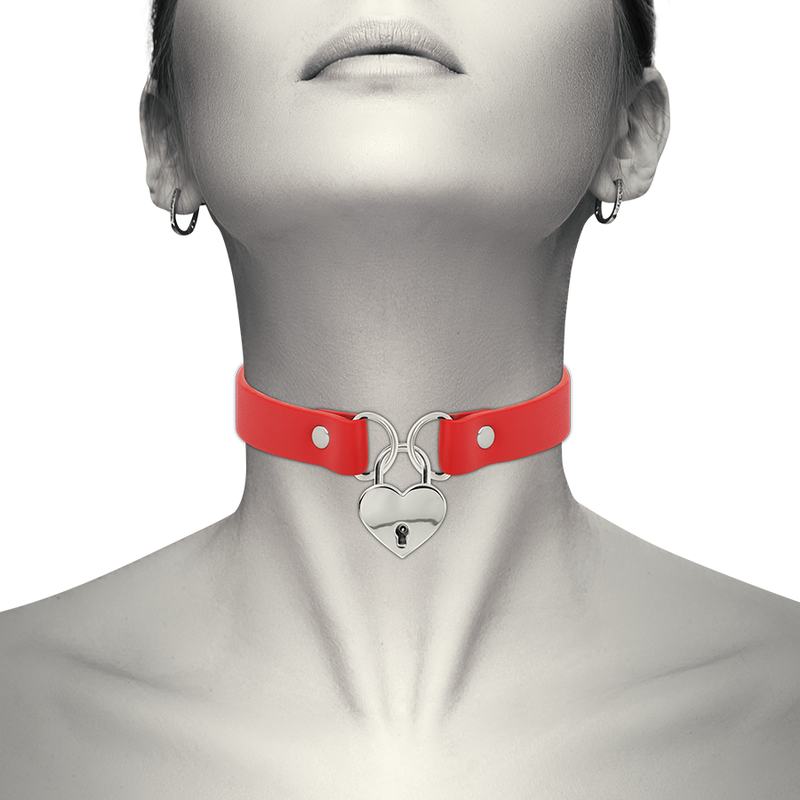 COQUETTE CHIC DESIRE COLLAR CUERO VEGANO ROJO ACCESORIO CORAZÓN CON LLAVE